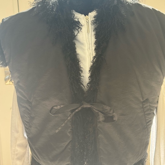 Women's Black vintage Mongolian lamb reversible vest with pockets - Picture 4 of 13